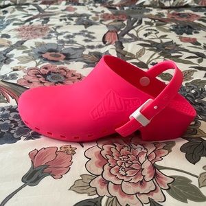 Hot Pink Calzuro Clogs without Holea
